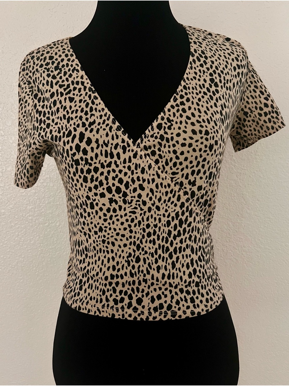 Brandy Melville Womens Rae Top Cheetah Print One size